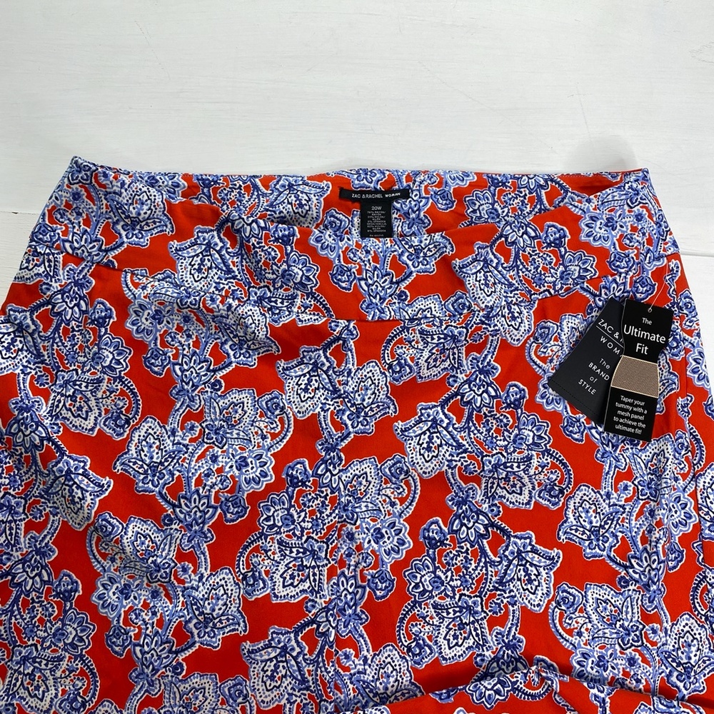 NWT Zac & Rachel Pull On Crop Pant Red Blue Paisley Sz. 20W - Picture 5 of 11